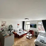 Newapt Next To Wenceslas Square Praag