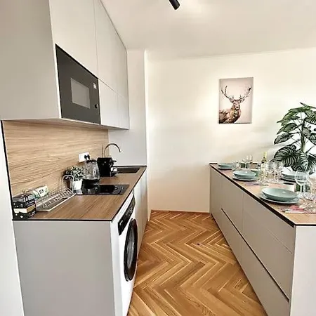 Newapt Next To Wenceslas Square شقة *