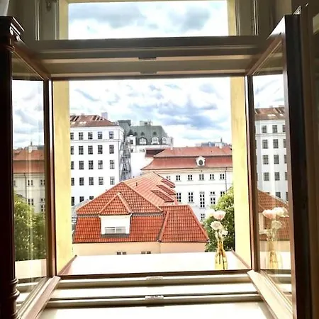 Newapt Next To Wenceslas Square شقة *