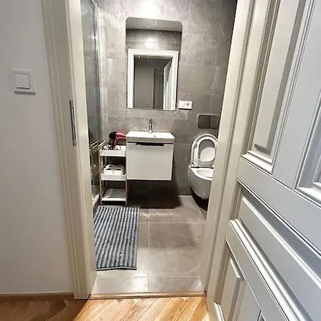 Newapt Next To Wenceslas Square شقة