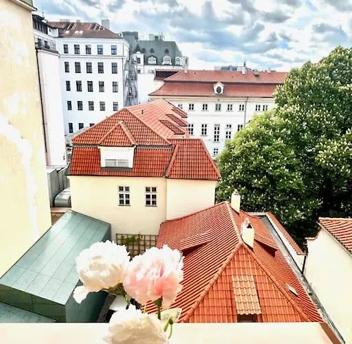 Newapt Next To Wenceslas Square Apartman *